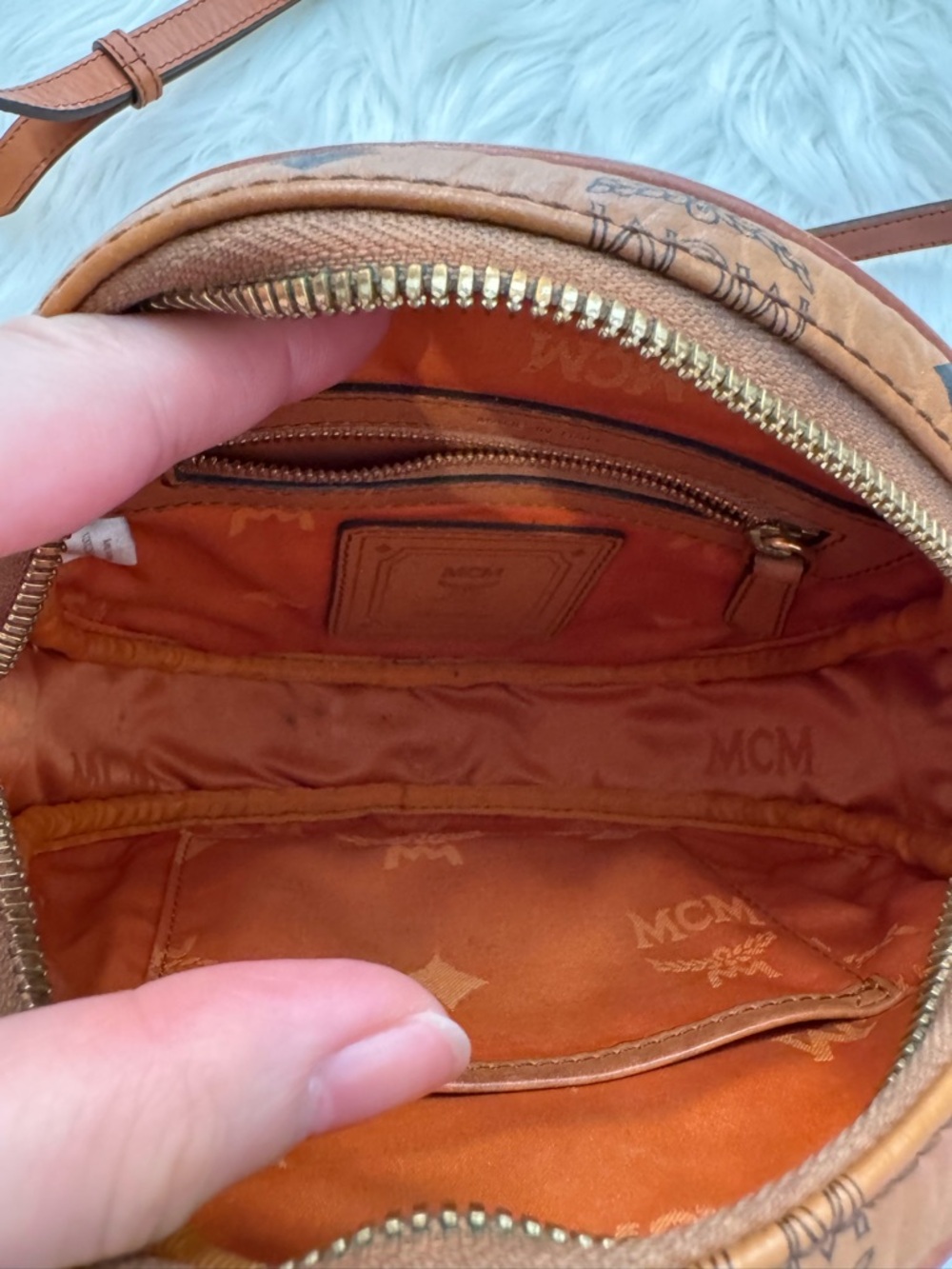 MCM heritage tambourine Crossbody - Picture 9 of 10